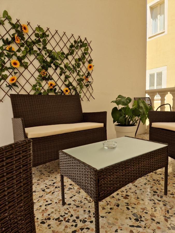 Tamborino Terrace Apartment - Salento Apartments Collection Лече Екстериор снимка